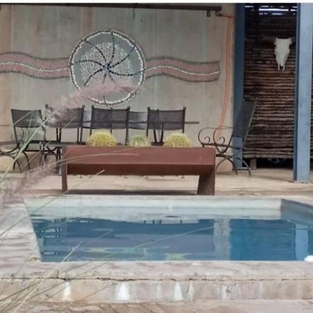 Hackberry House Black Thorn Cottage, Off Grid Khemsbok Eksteriør billede