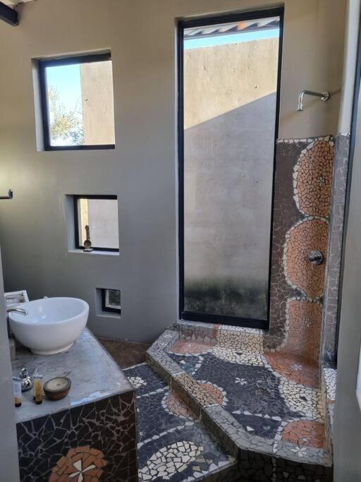 Hackberry House Black Thorn Cottage, Off Grid Khemsbok Eksteriør billede