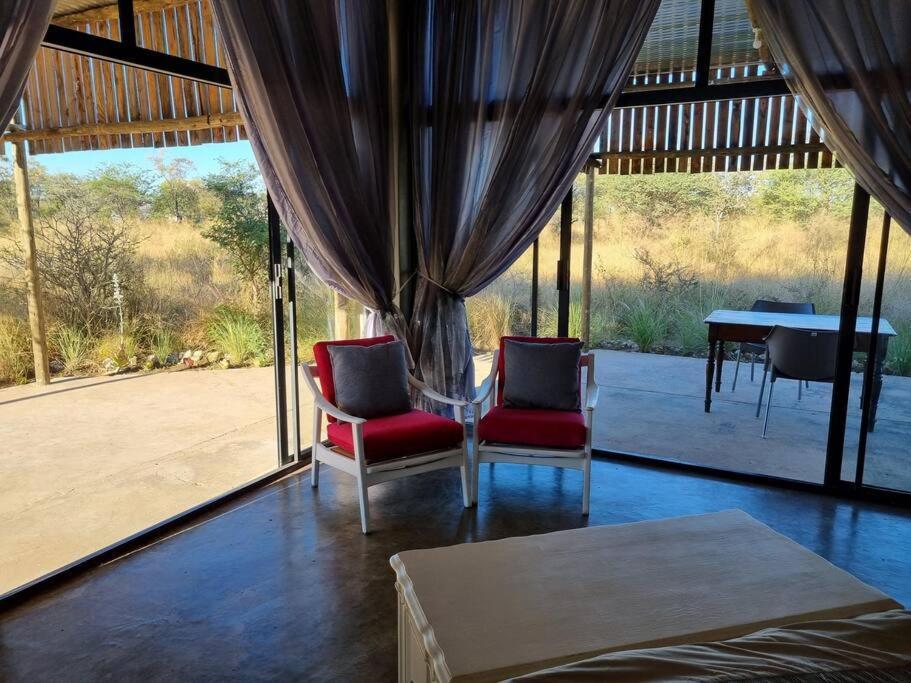 Hackberry House Black Thorn Cottage, Off Grid Khemsbok Eksteriør billede