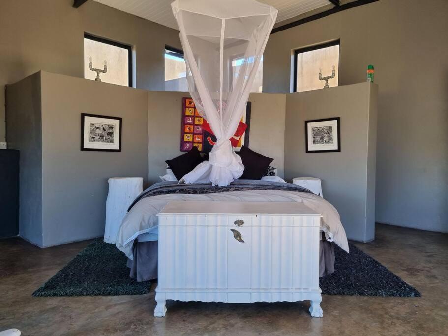 Hackberry House Black Thorn Cottage, Off Grid Khemsbok Eksteriør billede